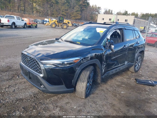 Toyota Corolla Cross Xle 2024 7MUDAABG7RV106511 Image 2