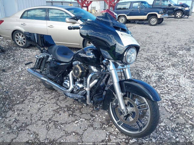 2016 HARLEY-DAVIDSON FLHX 1HD1KBM15GB645527