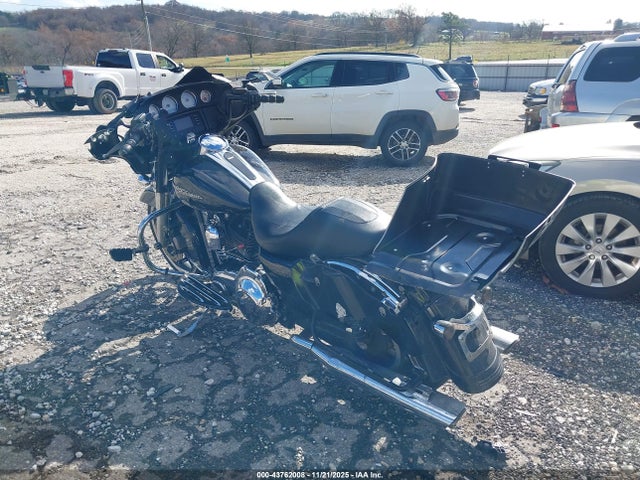 2016 HARLEY-DAVIDSON FLHX 1HD1KBM15GB645527 Photo 2