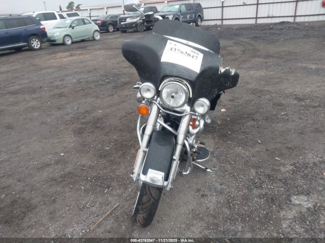 2011 HARLEY-DAVIDSON FLSTC 1HD1BW515BB019703 Photo 4