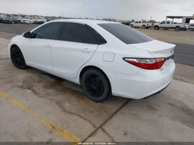 2015 TOYOTA CAMRY 4T1BF1FK1FU077186 Photo 2