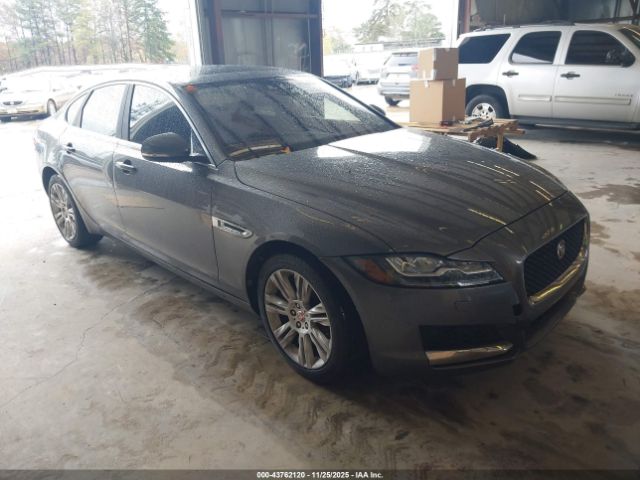 2017 JAGUAR XF SAJBD4BV4HCY35673