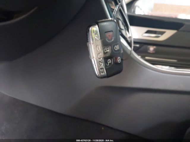 2017 JAGUAR XF SAJBD4BV4HCY35673 Photo 10