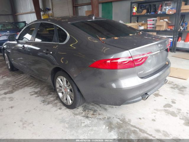 2017 JAGUAR XF SAJBD4BV4HCY35673 Photo 2