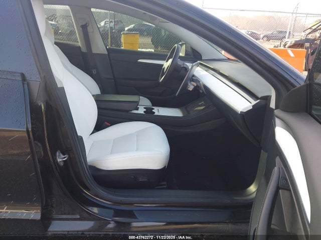 2021 TESLA MODEL 3 5YJ3E1EB5MF047451 Photo 4