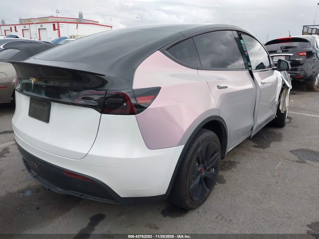 2023 TESLA MODEL Y 7SAYGDEE8PA083358 Photo 3