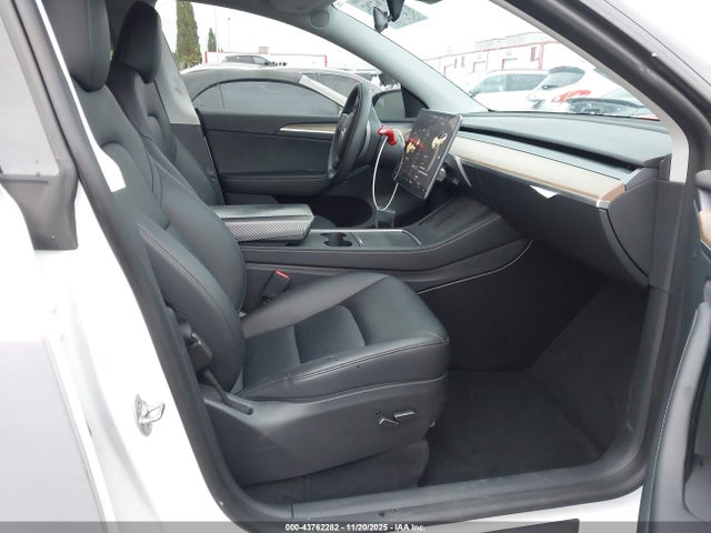 2023 TESLA MODEL Y 7SAYGDEE8PA083358 Photo 4