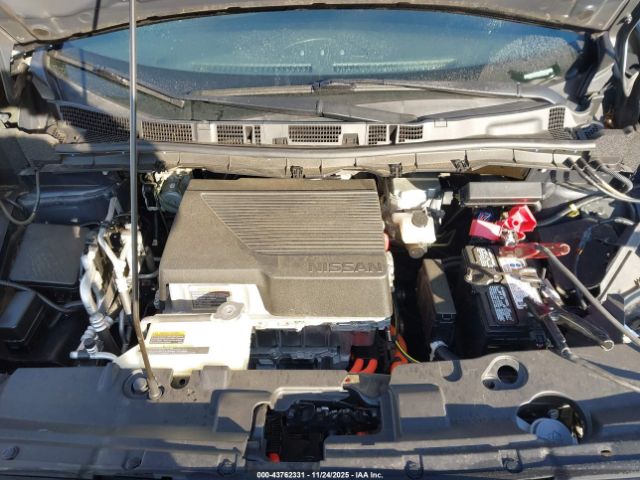 2022 NISSAN LEAF 1N4AZ1CV5NC552189 Photo 9