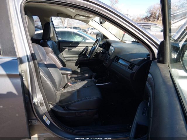 2019 MITSUBISHI OUTLANDER JA4AZ3A3XKZ040258 Photo 4