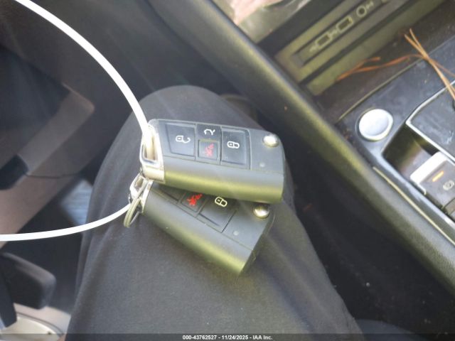 2018 VOLKSWAGEN TIGUAN 3VV3B7AX5JM134787 Photo 10