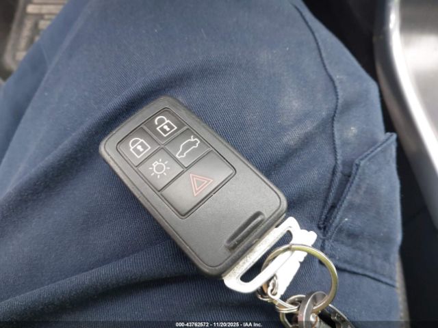 2016 VOLVO XC60 YV440MDK8G2823016 Photo 10