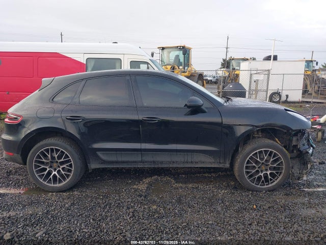 Porsche Macan Sport Edition 2018 WP1AA2A57JLB21520 Image 14
