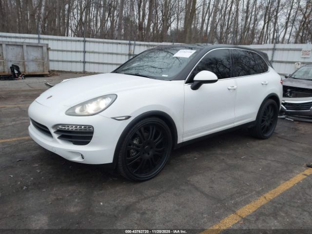 2013 PORSCHE CAYENNE WP1AB2A28DLA83268 Photo 1