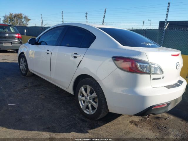 2011 MAZDA MAZDA3 JM1BL1VG0B1473339 Photo 2
