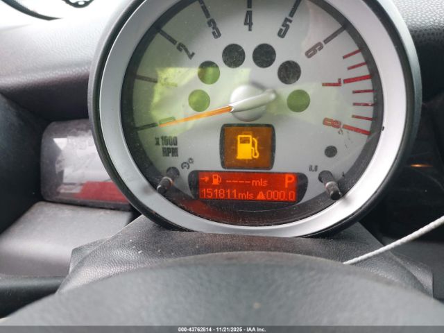 2009 MINI COOPER CLUBMAN WMWML33529TX35122 Photo 6