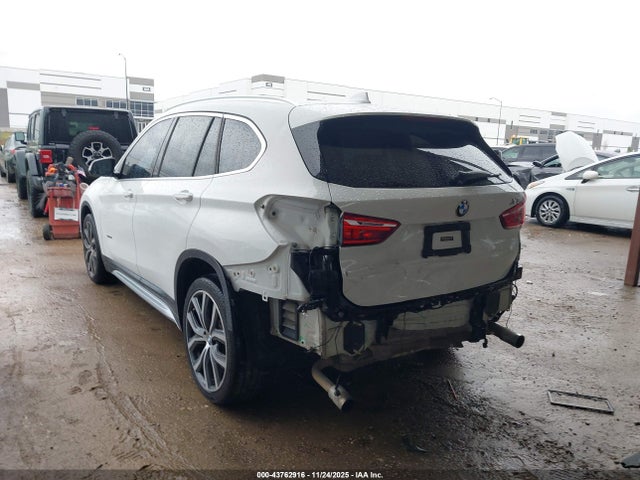 2017 BMW X1 WBXHU7C35H5H35339 Photo 2