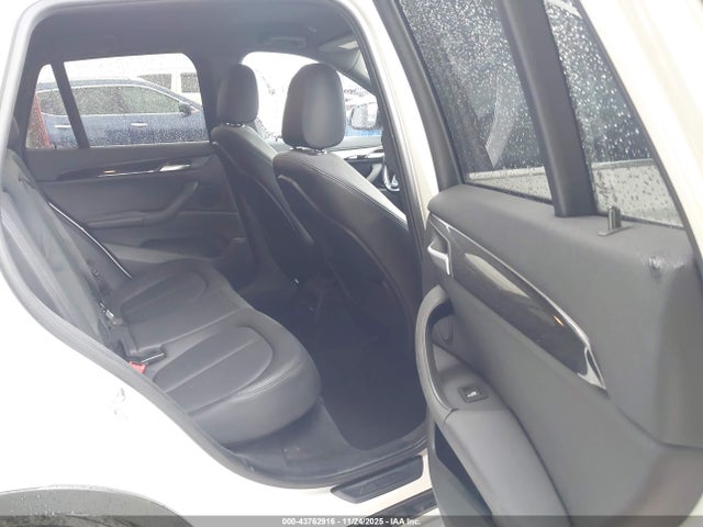 2017 BMW X1 WBXHU7C35H5H35339 Photo 7