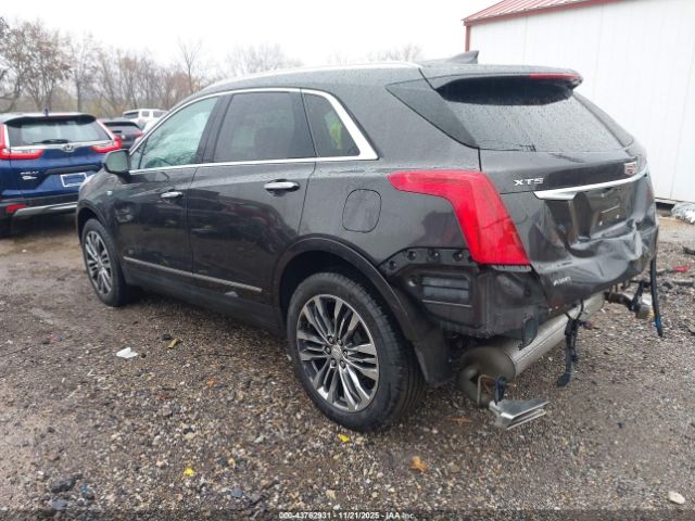 2017 CADILLAC XT5 1GYKNERS8HZ140634 Photo 2