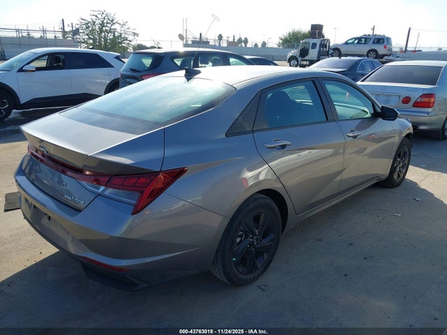 2023 HYUNDAI ELANTRA HYBRID KMHLM4AJ1PU070153 Photo 3
