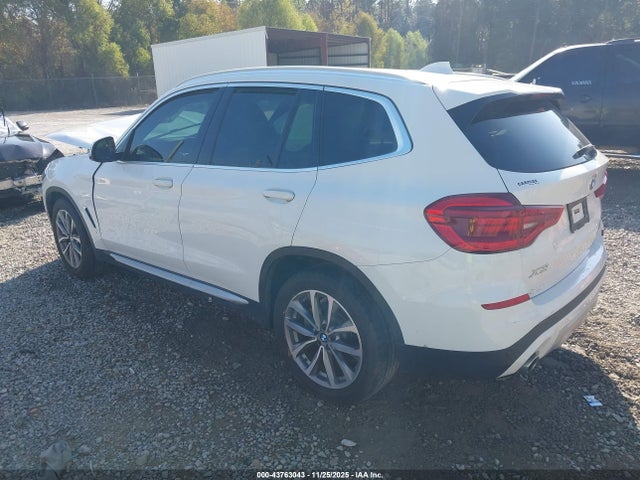 2019 BMW X3 5UXTR7C52KLE88695 Photo 2