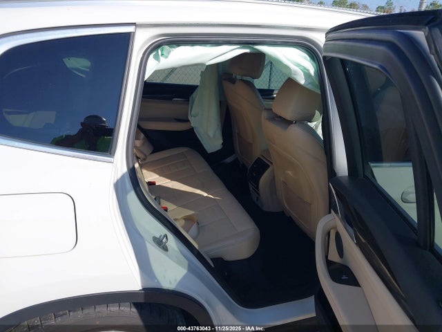 2019 BMW X3 5UXTR7C52KLE88695 Photo 7