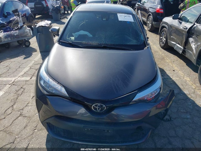 JTNKHMBX5L1075564 Toyota C-HR XLE