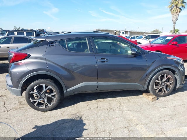 JTNKHMBX5L1075564 Toyota C-HR XLE