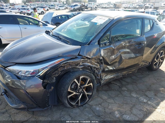 JTNKHMBX5L1075564 Toyota C-HR XLE