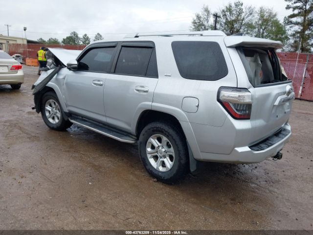2018 TOYOTA 4RUNNER JTEBU5JR6J5603686 Photo 2