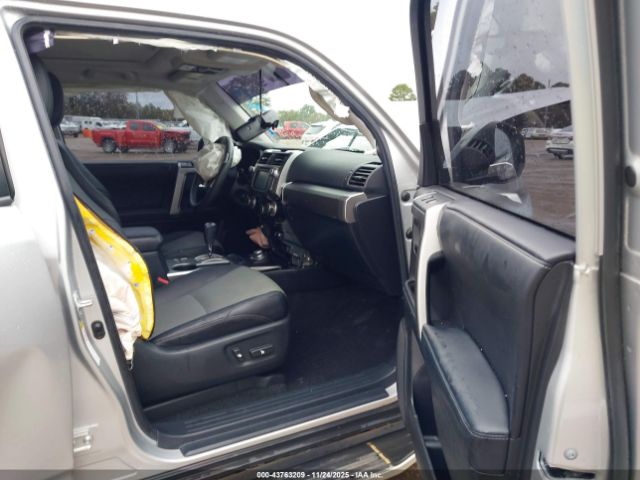 2018 TOYOTA 4RUNNER JTEBU5JR6J5603686 Photo 4