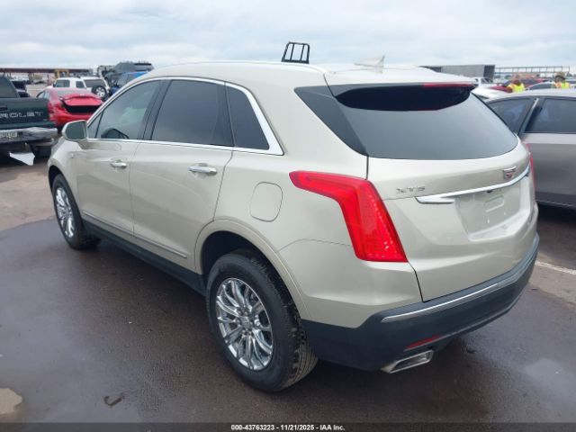 2017 CADILLAC XT5 1GYKNBRS8HZ151423 Photo 2