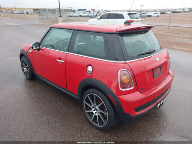 2007 MINI COOPER S WMWMF73507TT84271 Photo 2