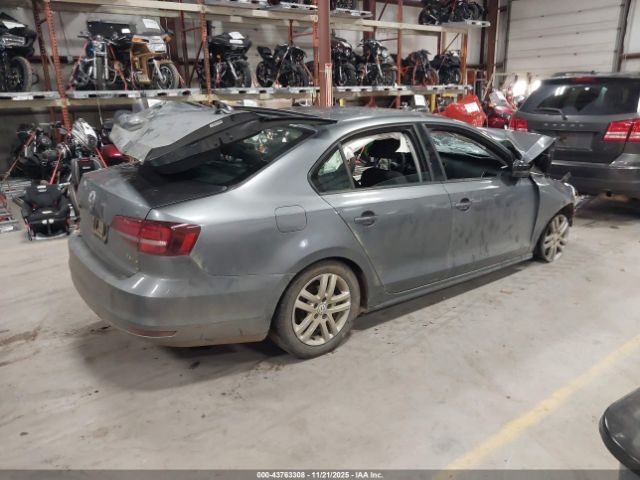 2018 VOLKSWAGEN JETTA 3VW2B7AJ7JM233887 Photo 3