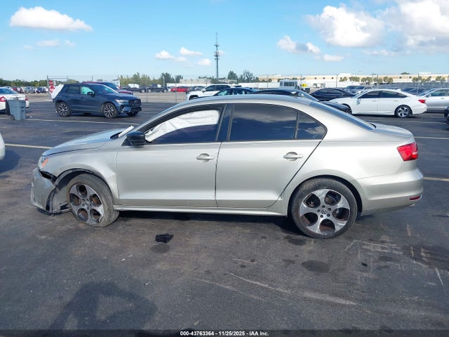 2015 Volkswagen Jetta 2.0l S მანქანა იყიდება აუქციონზე, vin: 3VW2K7AJ5FM208560, აუქციონის ნომერი: 43763364