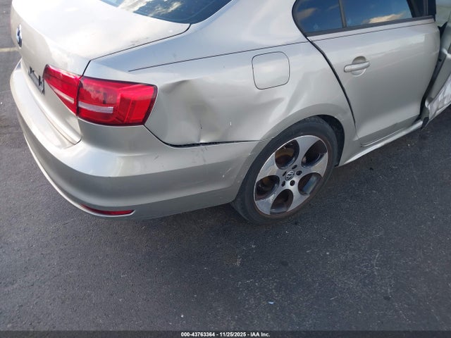 2015 Volkswagen Jetta 2.0l S მანქანა იყიდება აუქციონზე, vin: 3VW2K7AJ5FM208560, აუქციონის ნომერი: 43763364