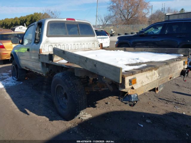 2001 TOYOTA TACOMA 5TEWN72N11Z801597 Photo 2