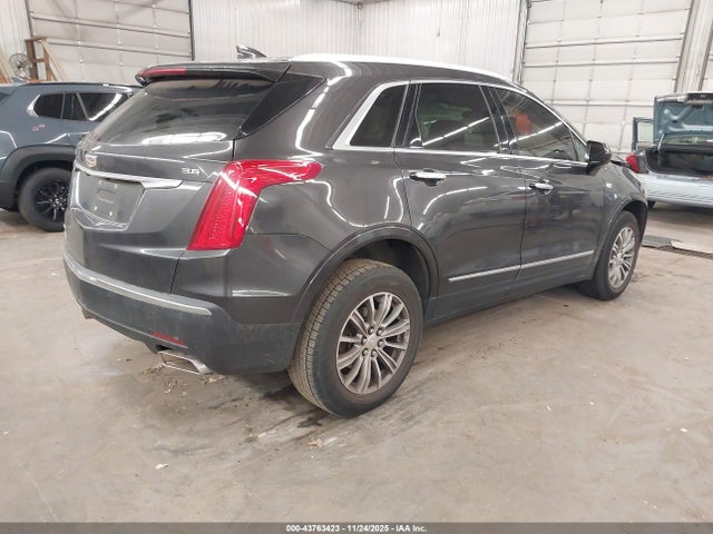 2017 CADILLAC XT5 1GYKNDRSXHZ133968 Photo 3