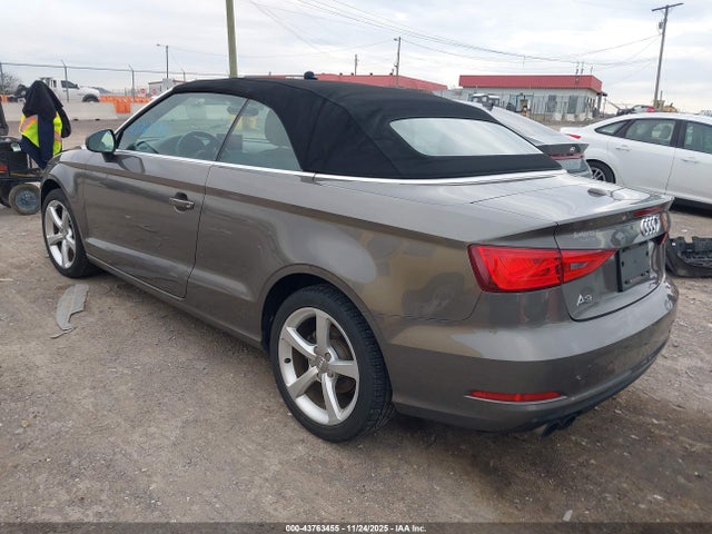 2015 AUDI A3 WAU6CLFF4F1036756 Photo 2