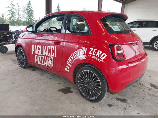 2024 FIAT 500E ZFAFFAA40RX203420 Photo 2