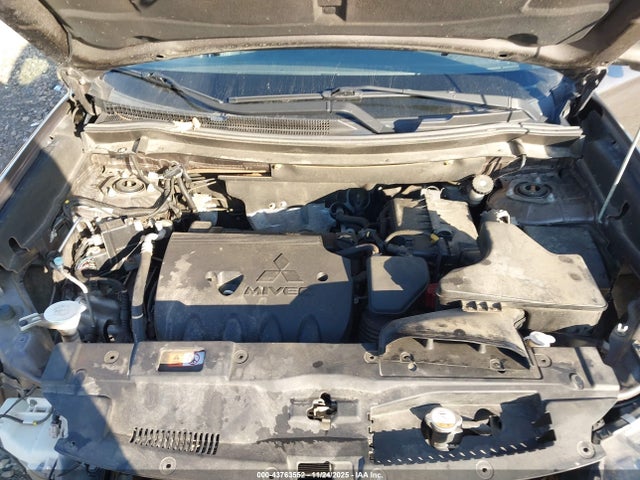 2016 MITSUBISHI OUTLANDER JA4AZ3A39GZ000793 Photo 9