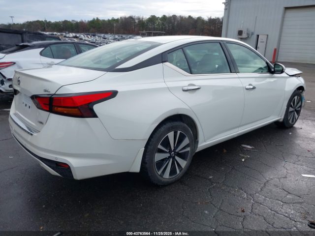 2019 NISSAN ALTIMA 1N4BL4EWXKN302573 Photo 3