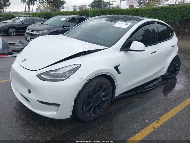 2023 TESLA MODEL Y 7SAYGDEE9PA099939 Photo 1