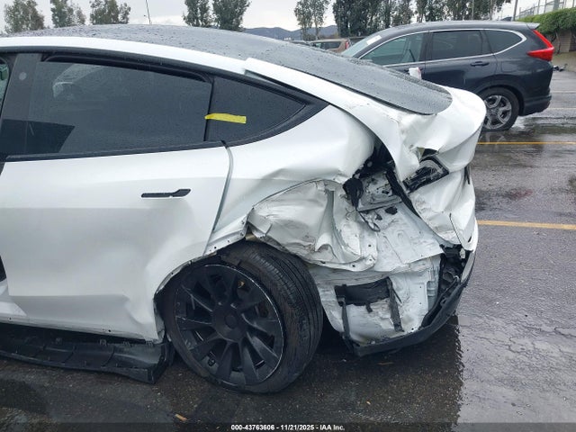 2023 TESLA MODEL Y 7SAYGDEE9PA099939 Photo 5