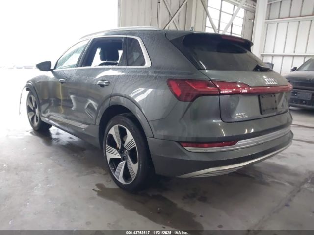 2019 AUDI E-TRON WA1VAAGE8KB006365 Photo 2
