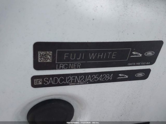 2018 JAGUAR F-PACE SADCJ2FN2JA254284 Photo 8