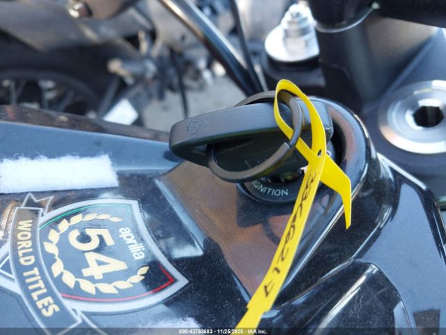 2023 APRILIA TUONO ZD4KSUM04PS000638 Photo 10