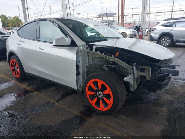 2023 TESLA MODEL Y 7SAYGDEE4PA129168 Photo 0