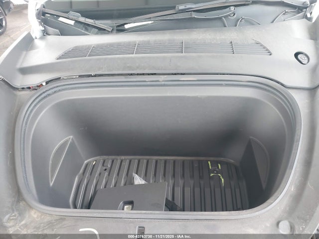 2023 TESLA MODEL Y 7SAYGDEE4PA129168 Photo 9