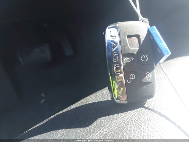 2015 JAGUAR XF SAJWA0FS6FPU62841 Photo 10