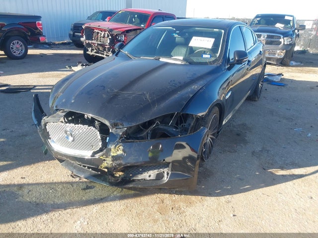 2015 JAGUAR XF SAJWA0FS6FPU62841 Photo 1
